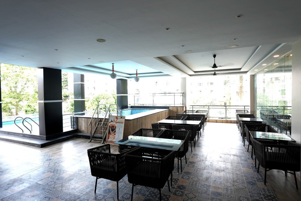 Poolside Restaurant